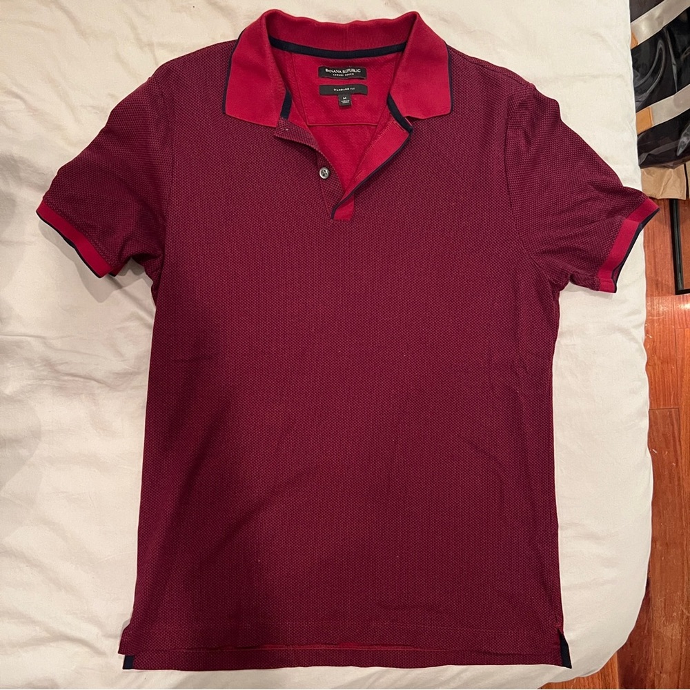 Like New, Banana Republic polo shirt, men’s medium, burgundy and navy